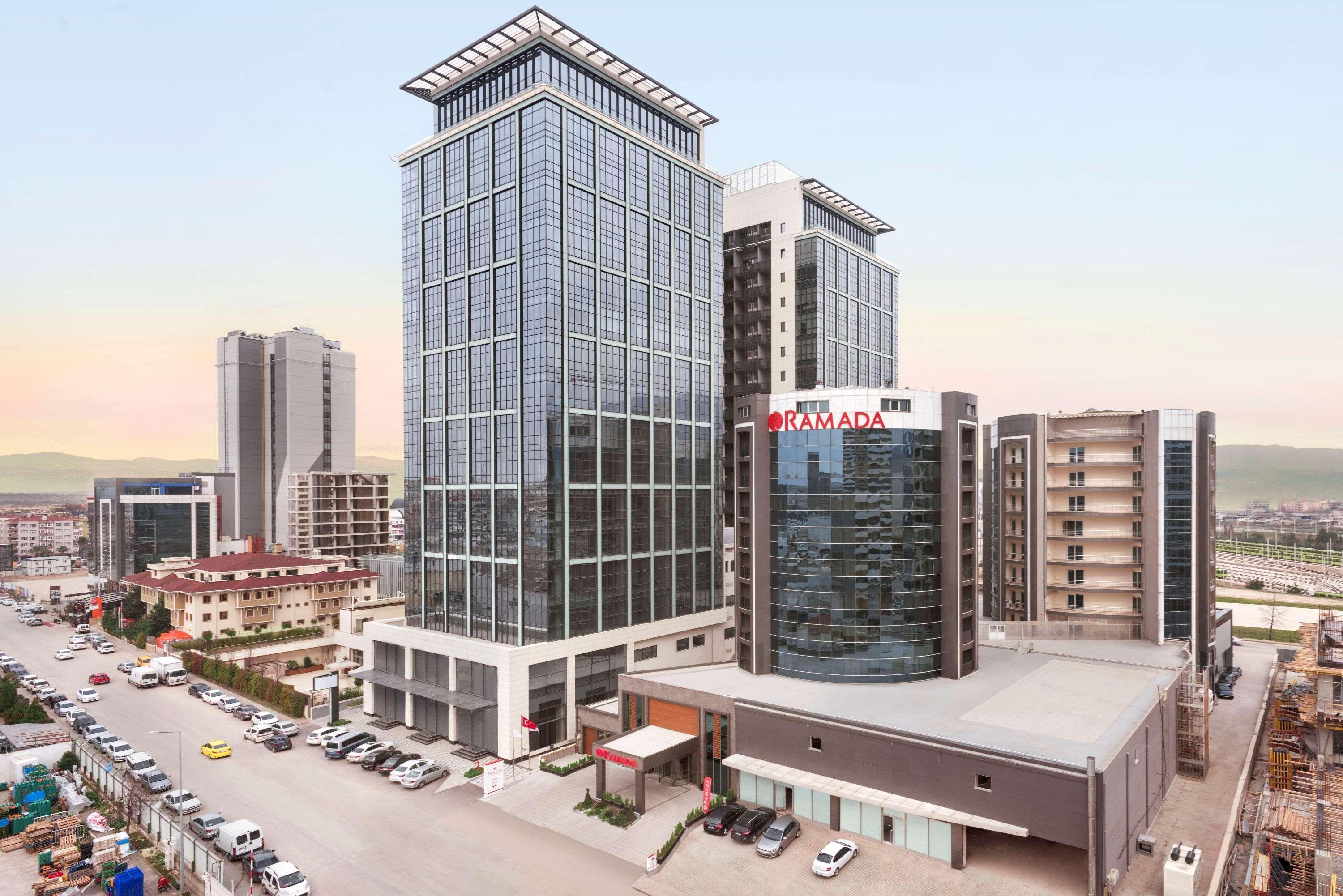 מלון Ramada By Wyndham Nilufer 4*