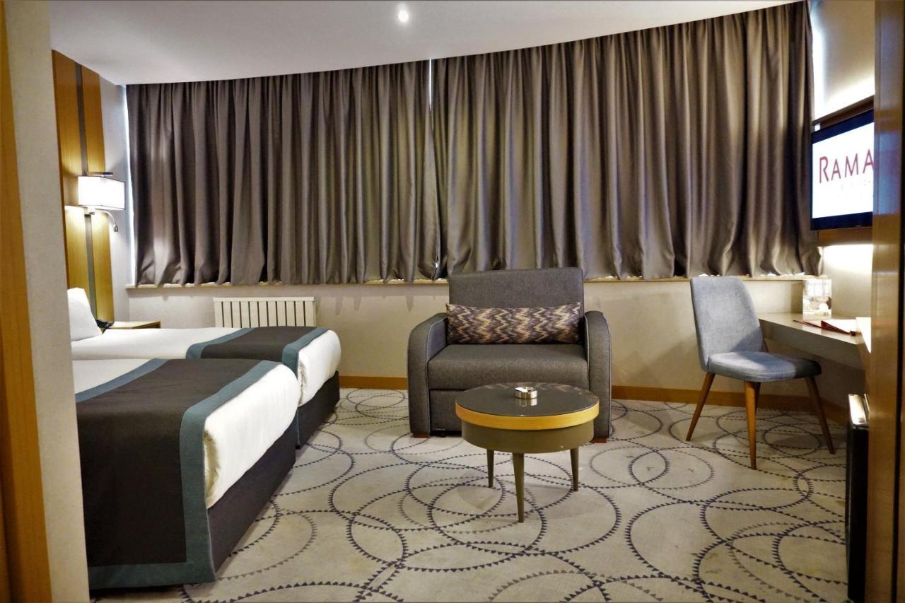 Ramada By Wyndham Nilufer מלון 4*